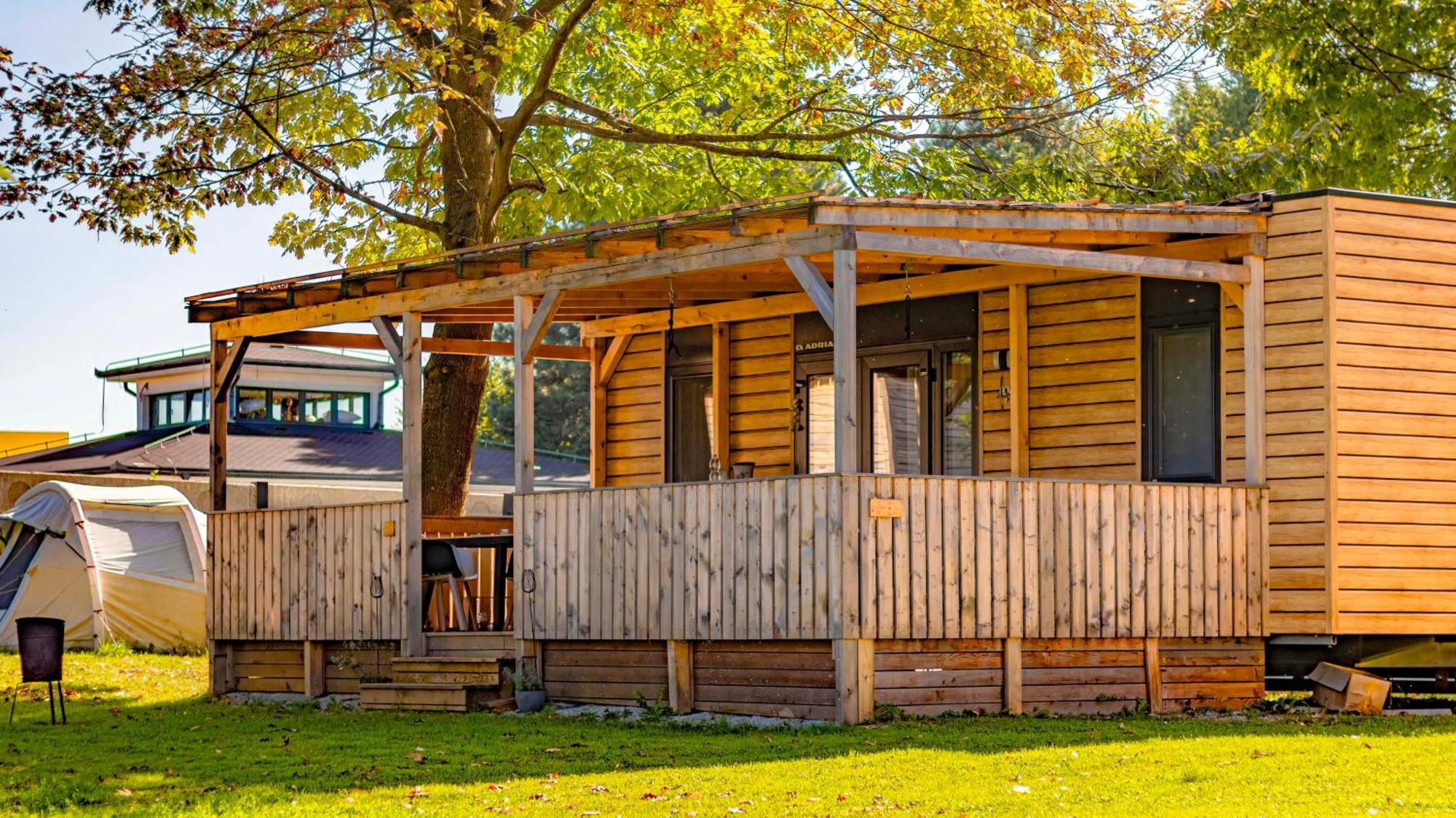 Camp Velenje Hotell Exteriör bild