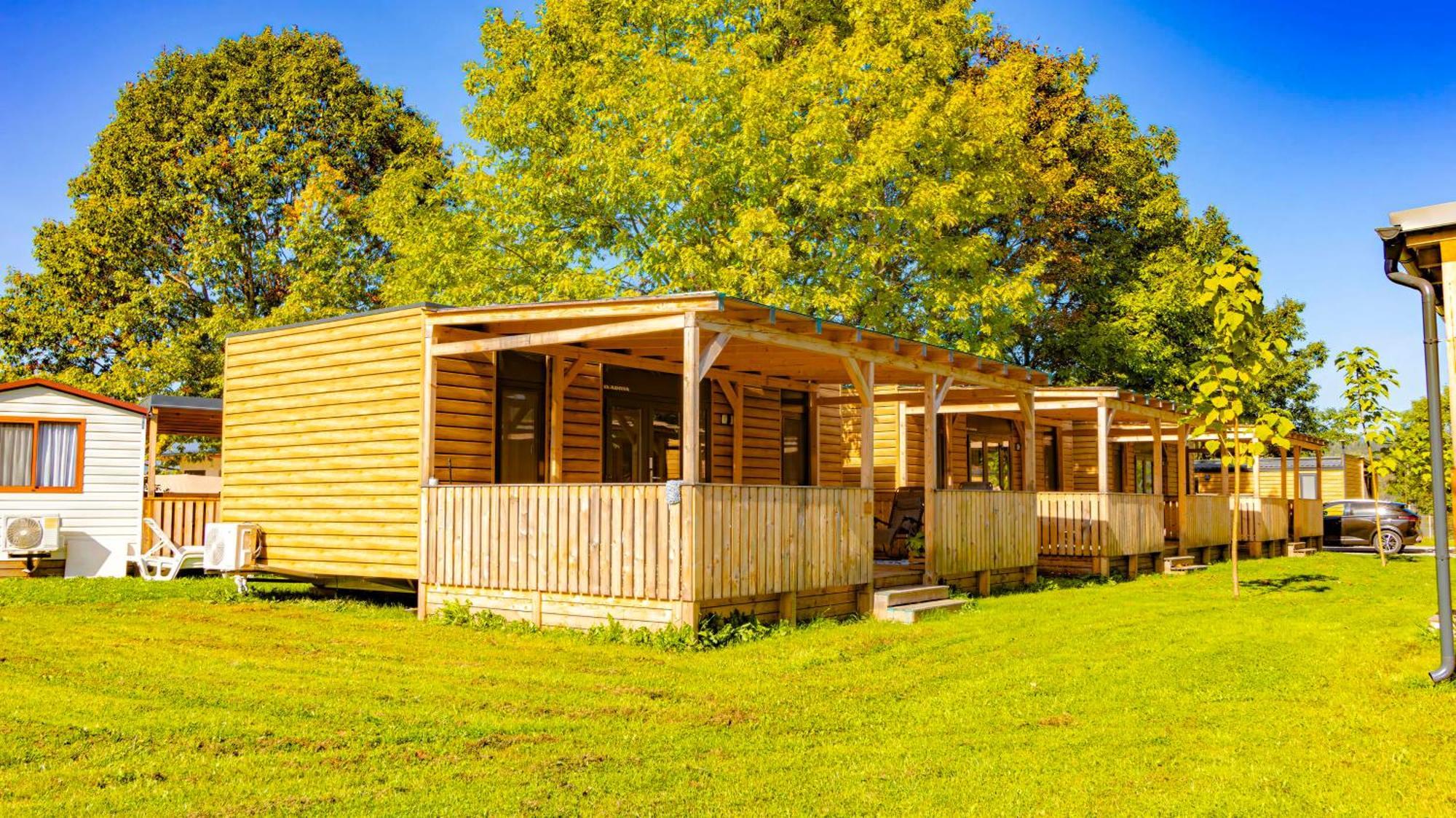 Camp Velenje Hotell Exteriör bild