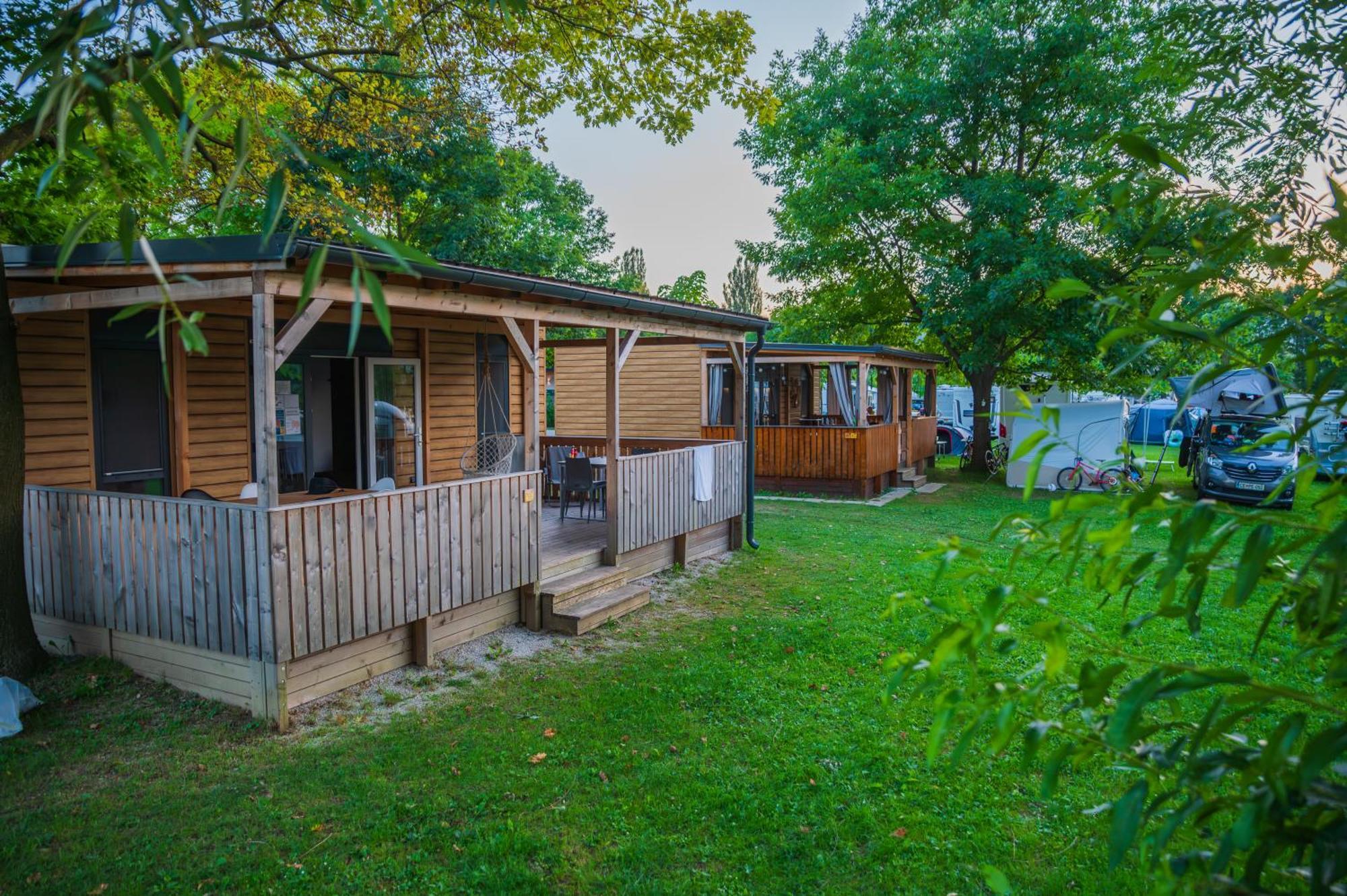 Camp Velenje Hotell Exteriör bild